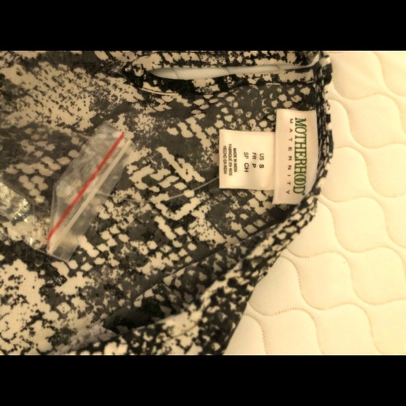 Motherhood maternity snakeprint ombré belted batwing blouse top size small - Picture 7 of 10
